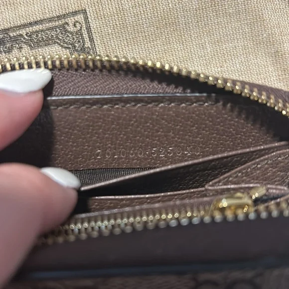 ‼️Gucci Bananya GG Supreme Wallet ‼️ - Picture 4 of 9
